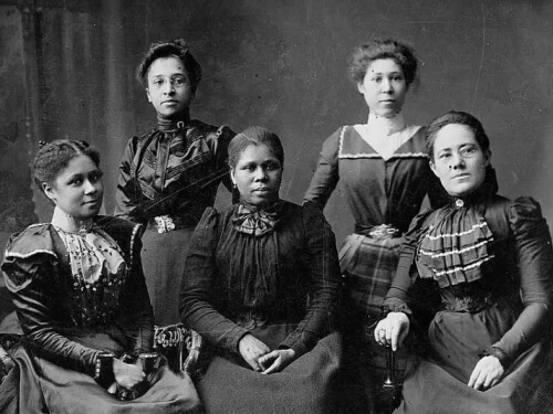 Five members of Newport's Women's League, a political group. The club was founded by Mary Dickerson, a successful dressmaker.