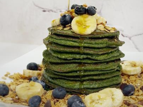 These Lucky Pancakes are an easy, feel-good breakfast made with oat flour blended right at home. Light, hearty, and naturally satisfying, they’re perfect for a cozy morning or a quick weekday breakfast.